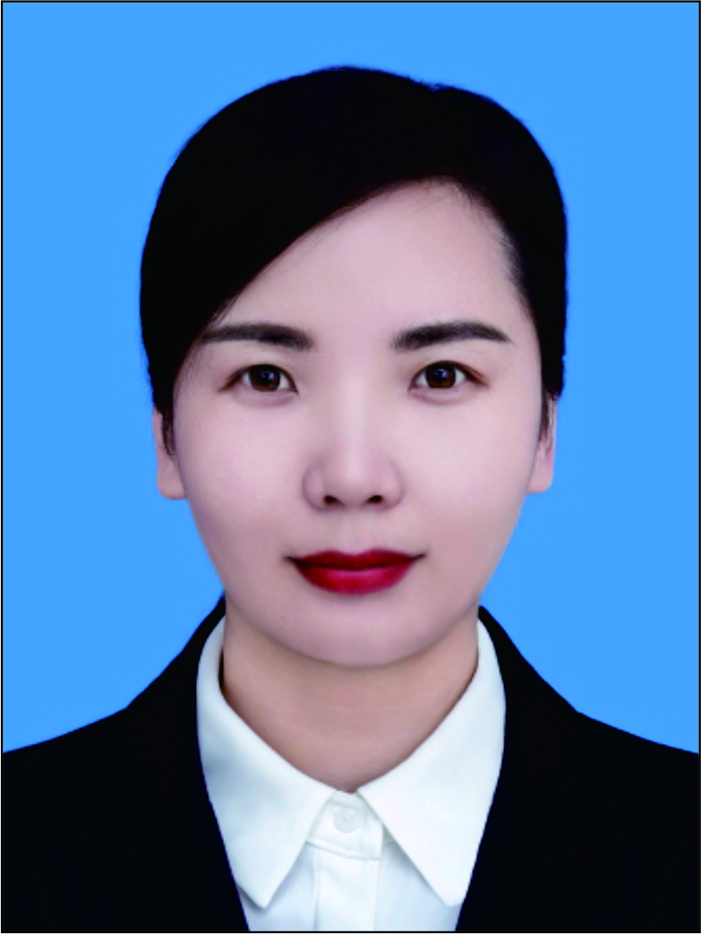2杨凤玲  行政及德育副校长（政治一级教师，曾获县级优秀共产党员、县级优秀教育工作者、县级优秀教师称号。）.jpg